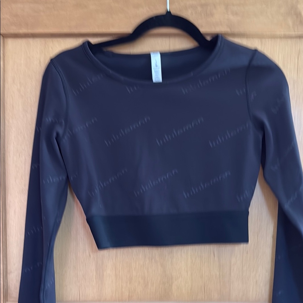 Women's Black Long Sleeve Crop Top